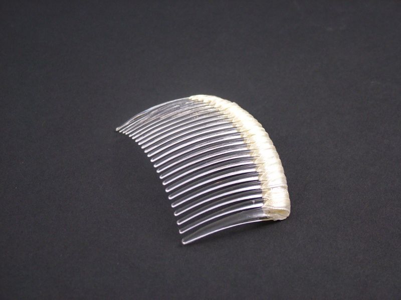 Clear Comb with Ribbon 2